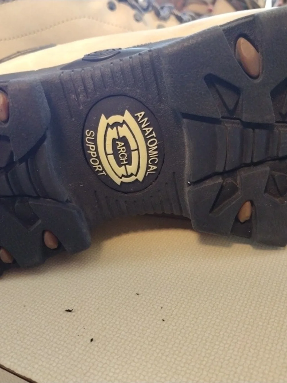 Skechers Vintage Men's Cream  Sand Hiking Boots Steel Toe Arch Support Size 12